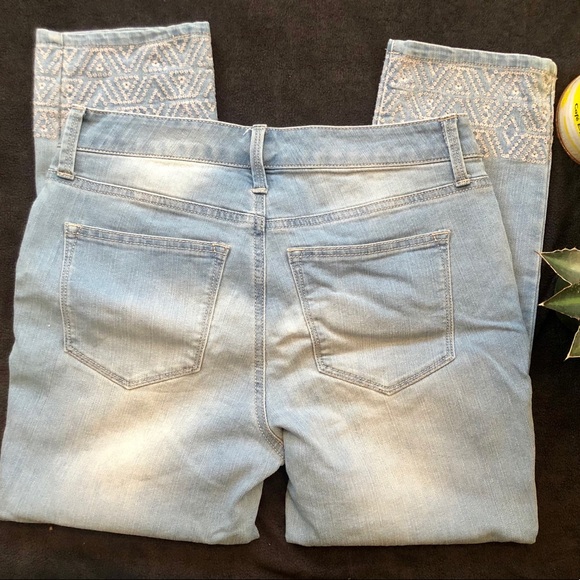 New Directions Skinny Capris - Picture 10 of 16